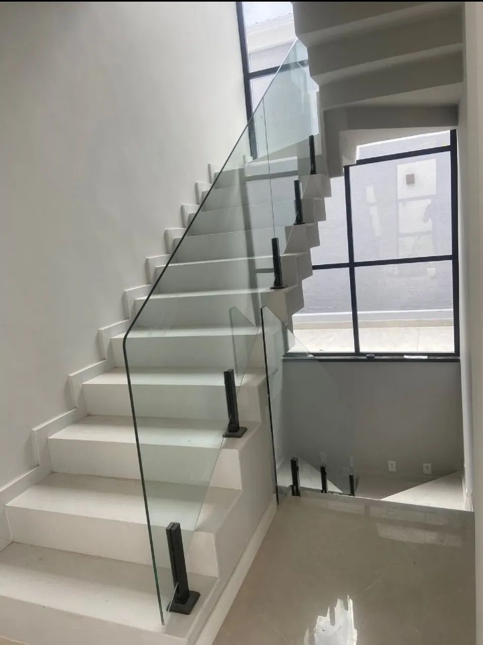 CORRIMÃO ESCADA