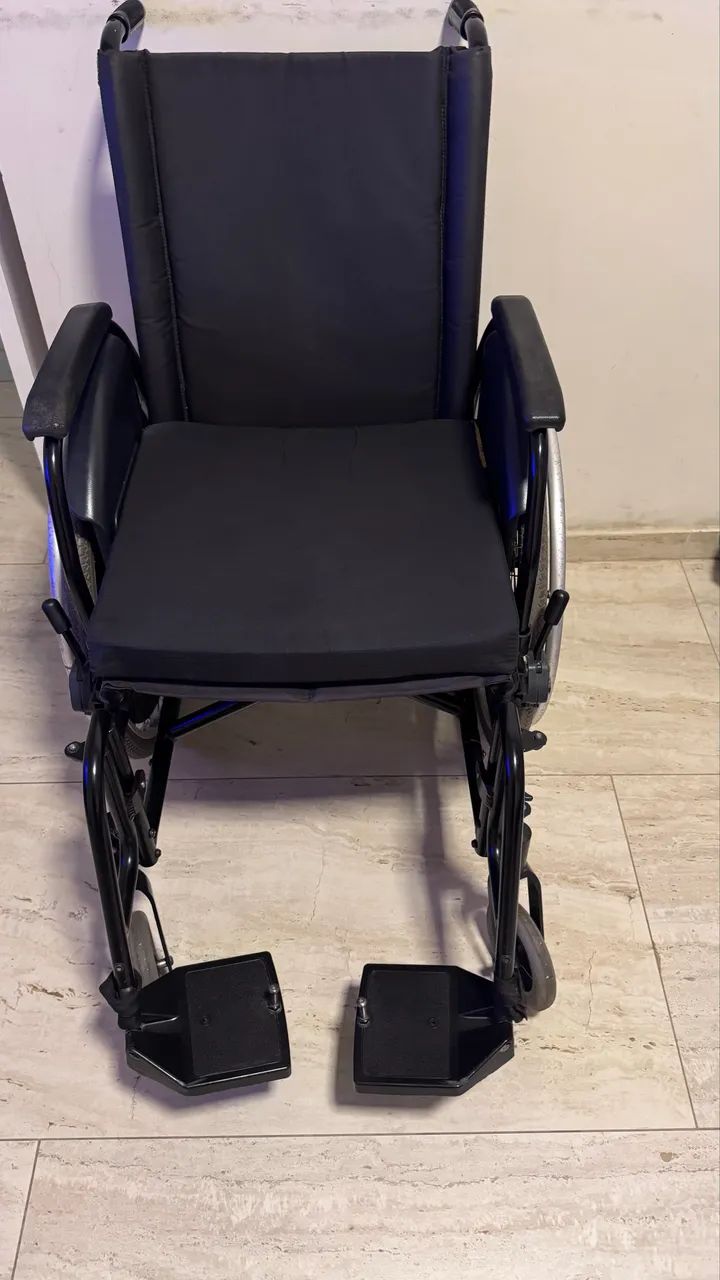 Cadeira de Rodas - Foto 4