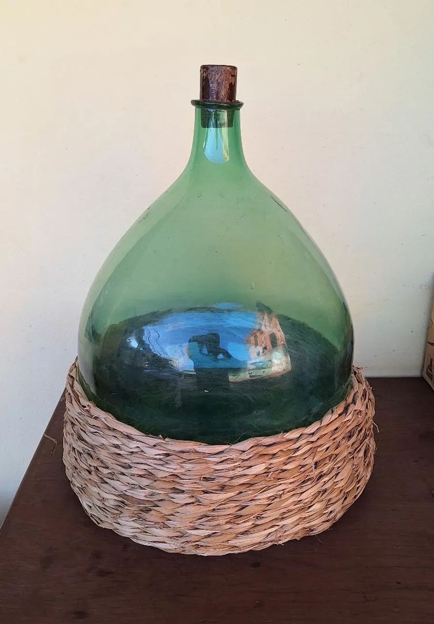 ANTIGO GARRAFÃO ESMOLEIRO NA COR VERDE, ANTIGUIDADE, RELÍQUIA.