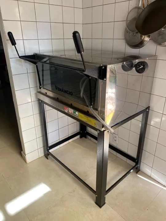 Forno Industrial/ Forno Para Pizza, Pães, bolos. Venancio Firi 110 - Usado