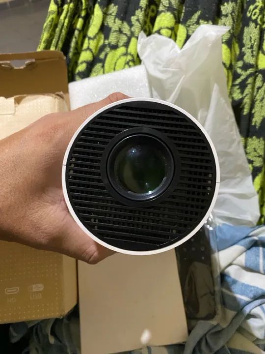 Projetor - ULTRA HD high dynamic range - 4K - HDMI - TF - USB - Foto 2