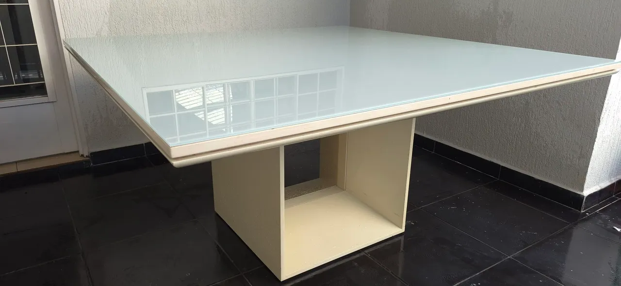 Mesa de Jantar German com 8 cadeiras com Tampo de Vidro