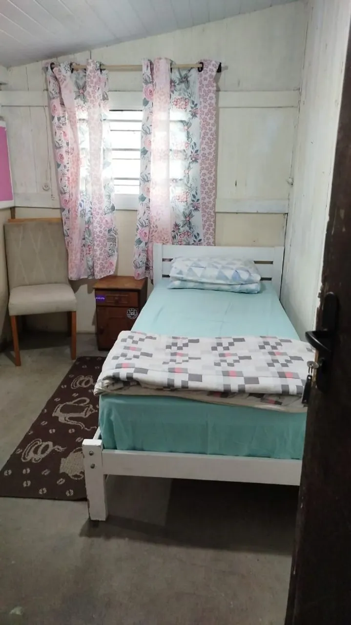Alugo quarto para rapaz