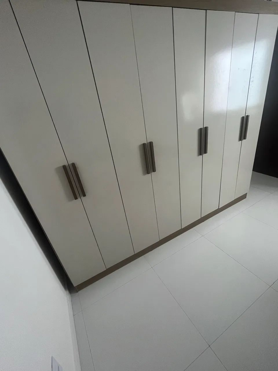 Guarda roupa casal 8 portas e 4 gavetas  - Foto 3