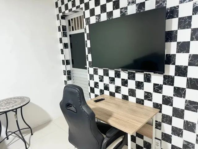 Flat no condomínio edifício Ajuricaba bairro: centro - 40m²;