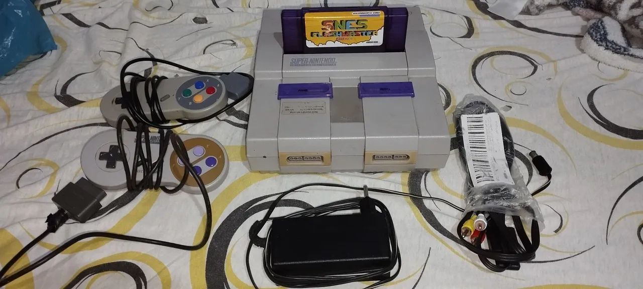 Super Nintendo SNES com Flash Master everdrive de jogos 