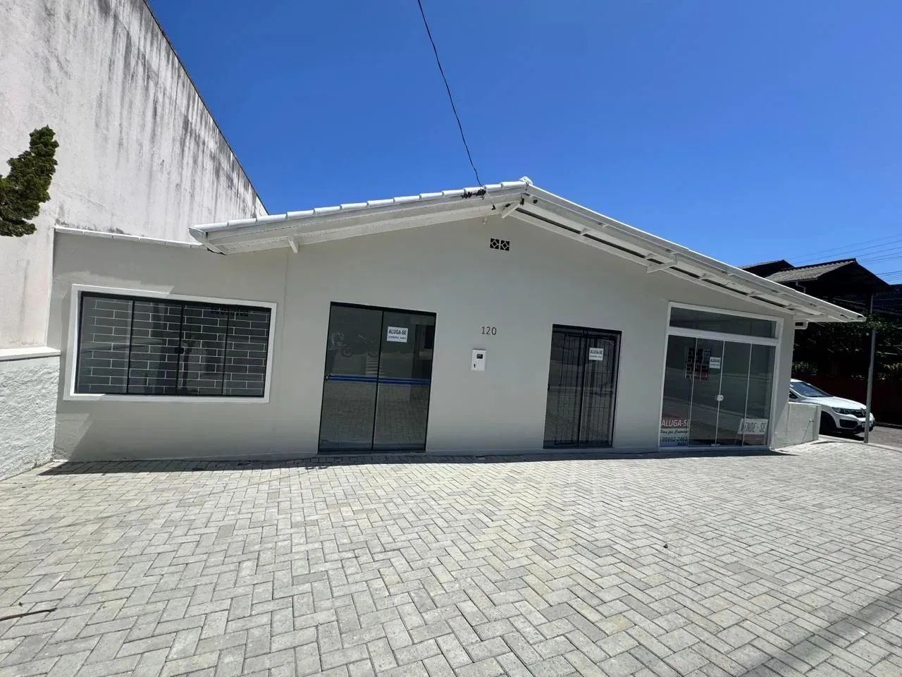 Duas salas comerciais para locação R$2.200,00 no centro de Penha - Foto 5