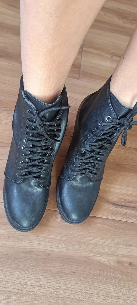 Botas Femininas Cano Curto - Preto