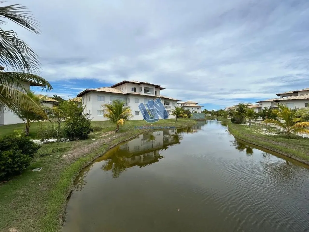 Village 2 quartos suítes sendo 1 suíte americana 81,78m2 na Praia do Forte no Condomínio V