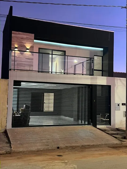 Casa de Alto Padrão à Venda no Guará II - DF