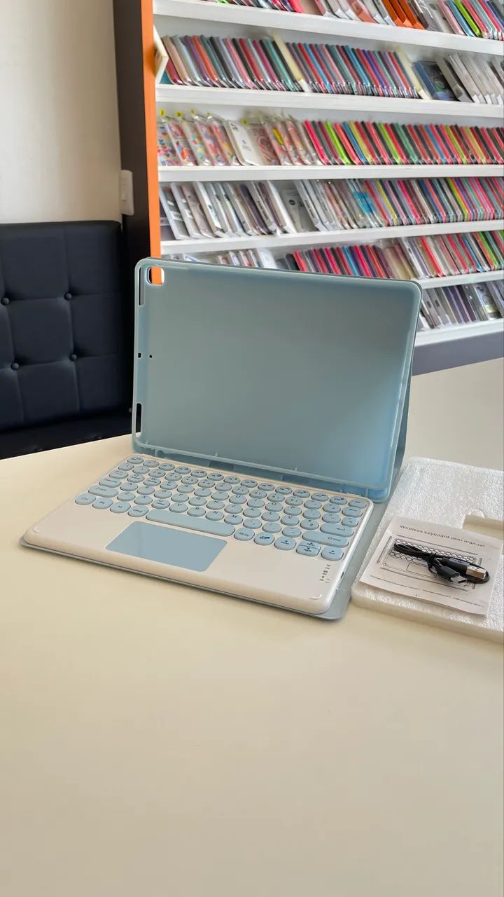 Capa protetora para IPAD 7 8 9 geração com teclado bluetooth sem fio e bandeja par caneta - Foto 3