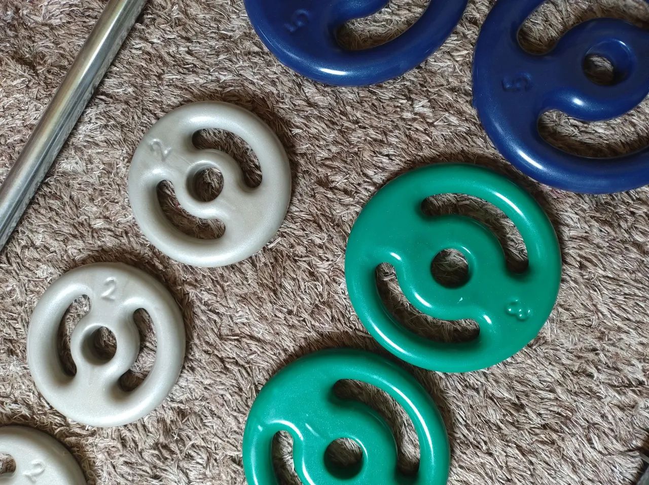 Kit de anilhas emborrachadas Halteres para Treino em Casa - Foto 2