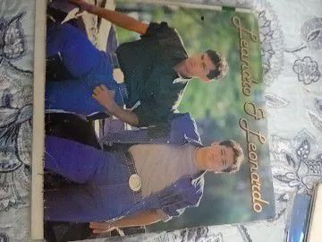 Kit LPs Sertanejo (Leandro e Leonardo, Chitãozinho e Xororó) - Foto 2