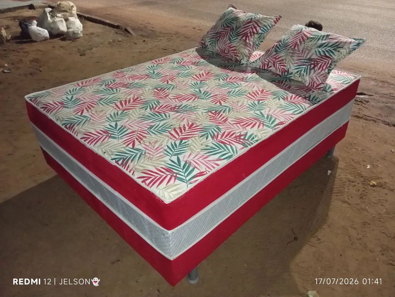 Cama box casal de molas, com travesseiros  - Foto 4