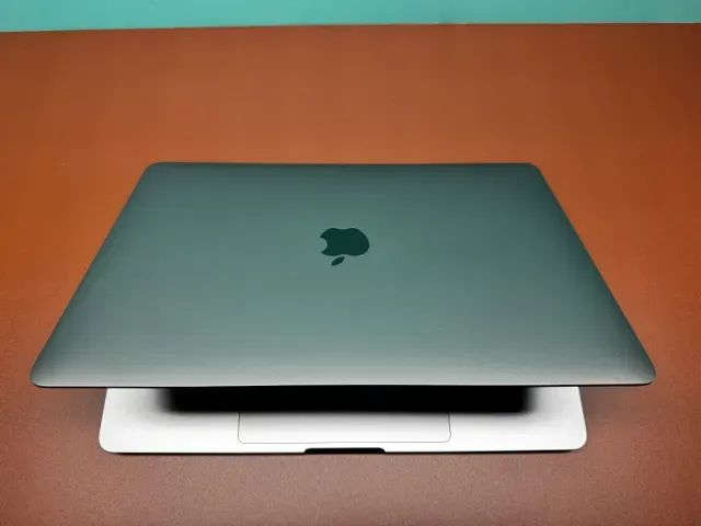MacBook Pro 13? M1 (2020) | 8GB RAM | Desempenho ABSURDO