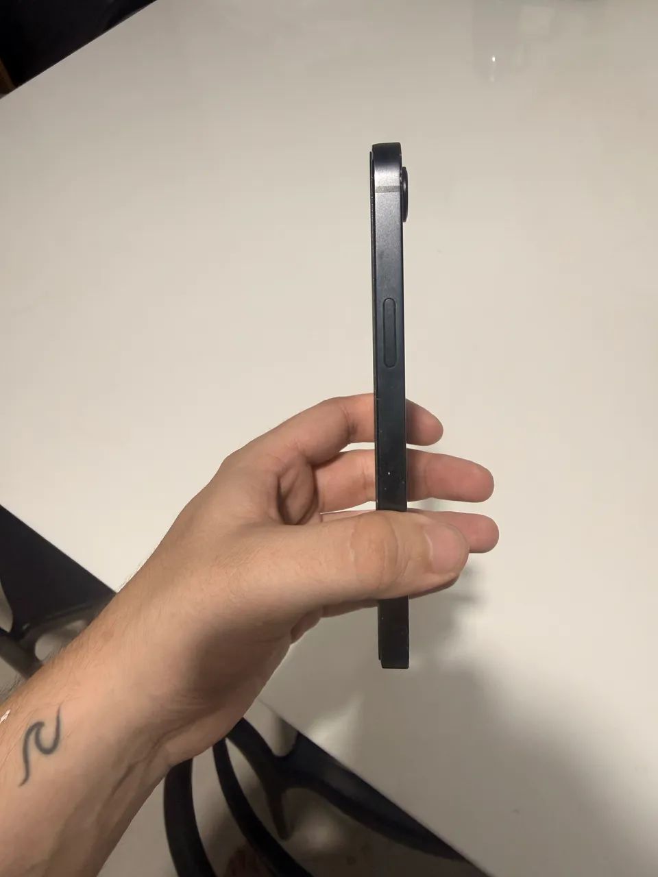 iPhone 16e