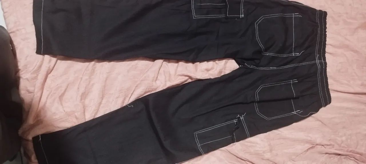 Vendo Calça Cargo Black Contraste Bolsos Laterais Elásticos. - Foto 2
