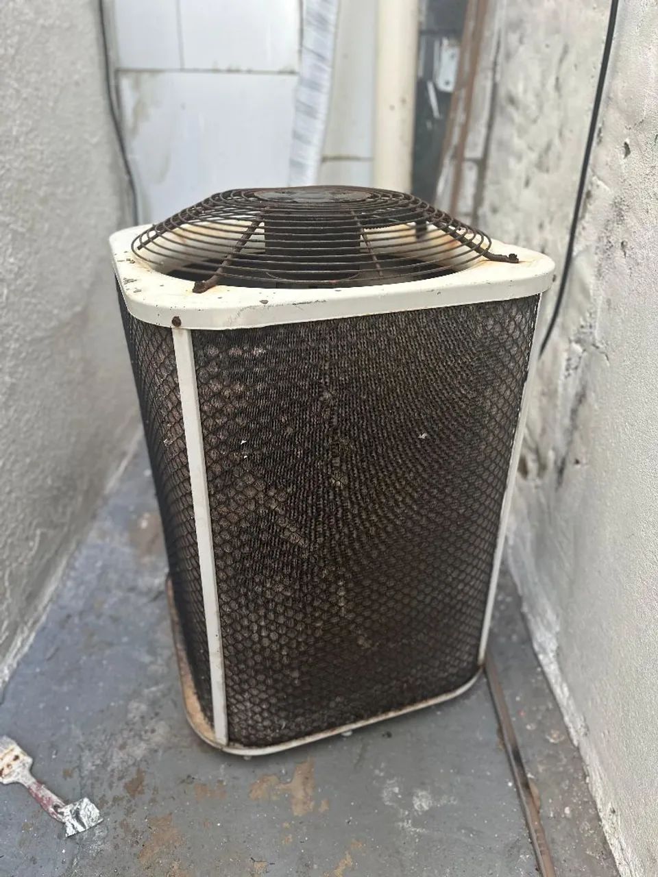 Eu tenho um ar condicionado de 36.000 BTUs na Courier - Foto 4