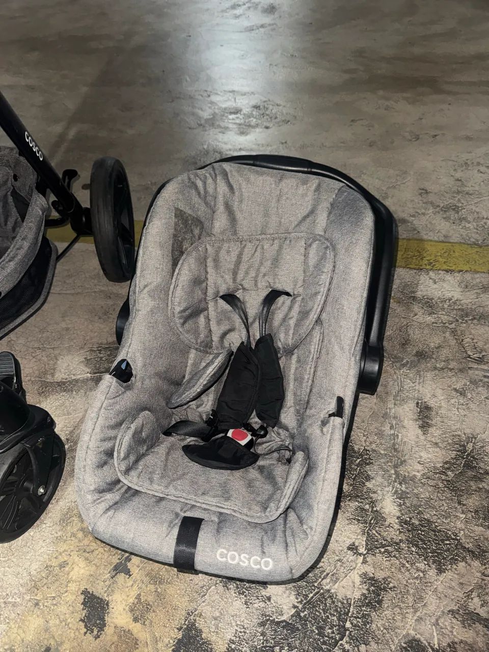 Carrinho de Bebê com Bebê conforto  - Foto 3