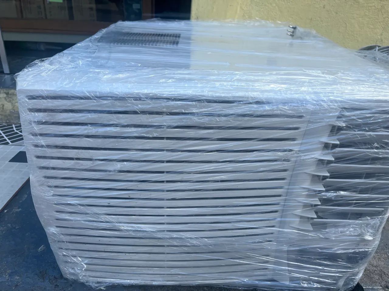 Springer Mideia 12.000 Btus 220V