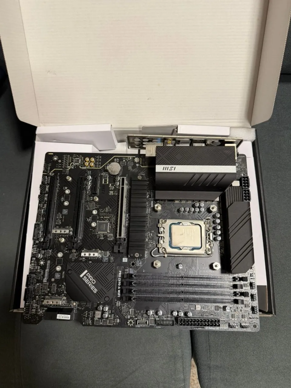 Kit Combo Asus z690+Intel i7 12700kf+32gb ddr4 XPG 3600mhz - Peças