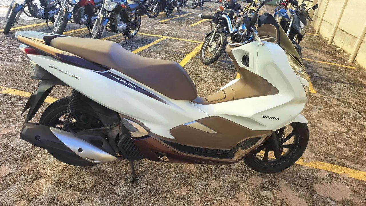 PCX 2021 DLX  - Foto 3