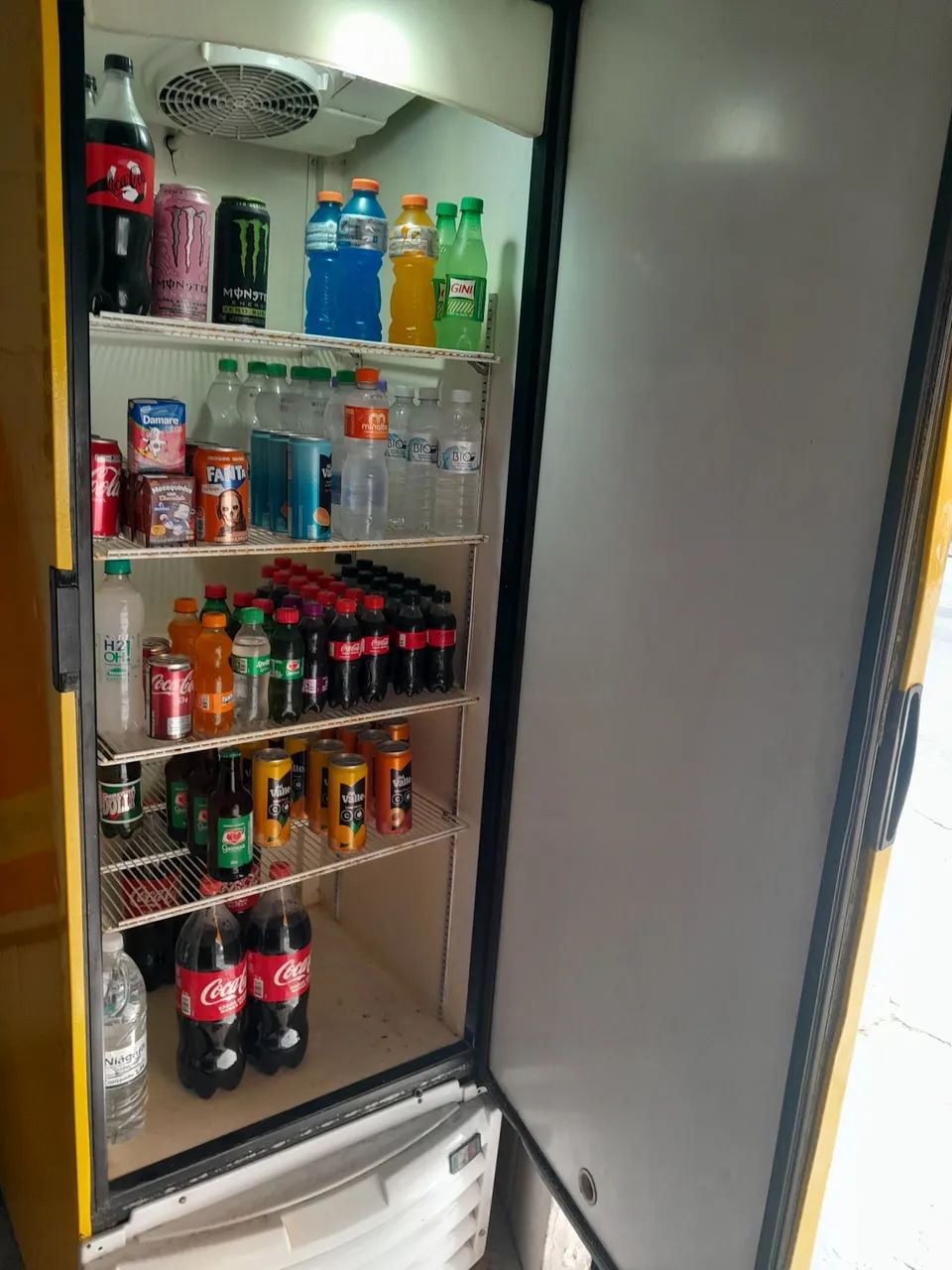 Expositor vertical 220volts para bebidas - Foto 4