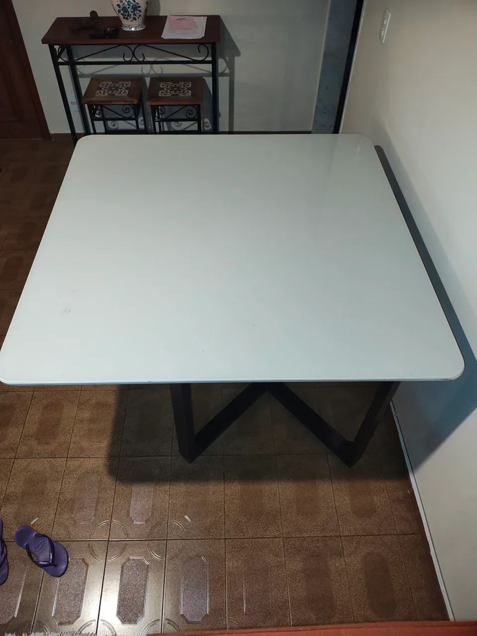 Mesa de jantar quadrada 