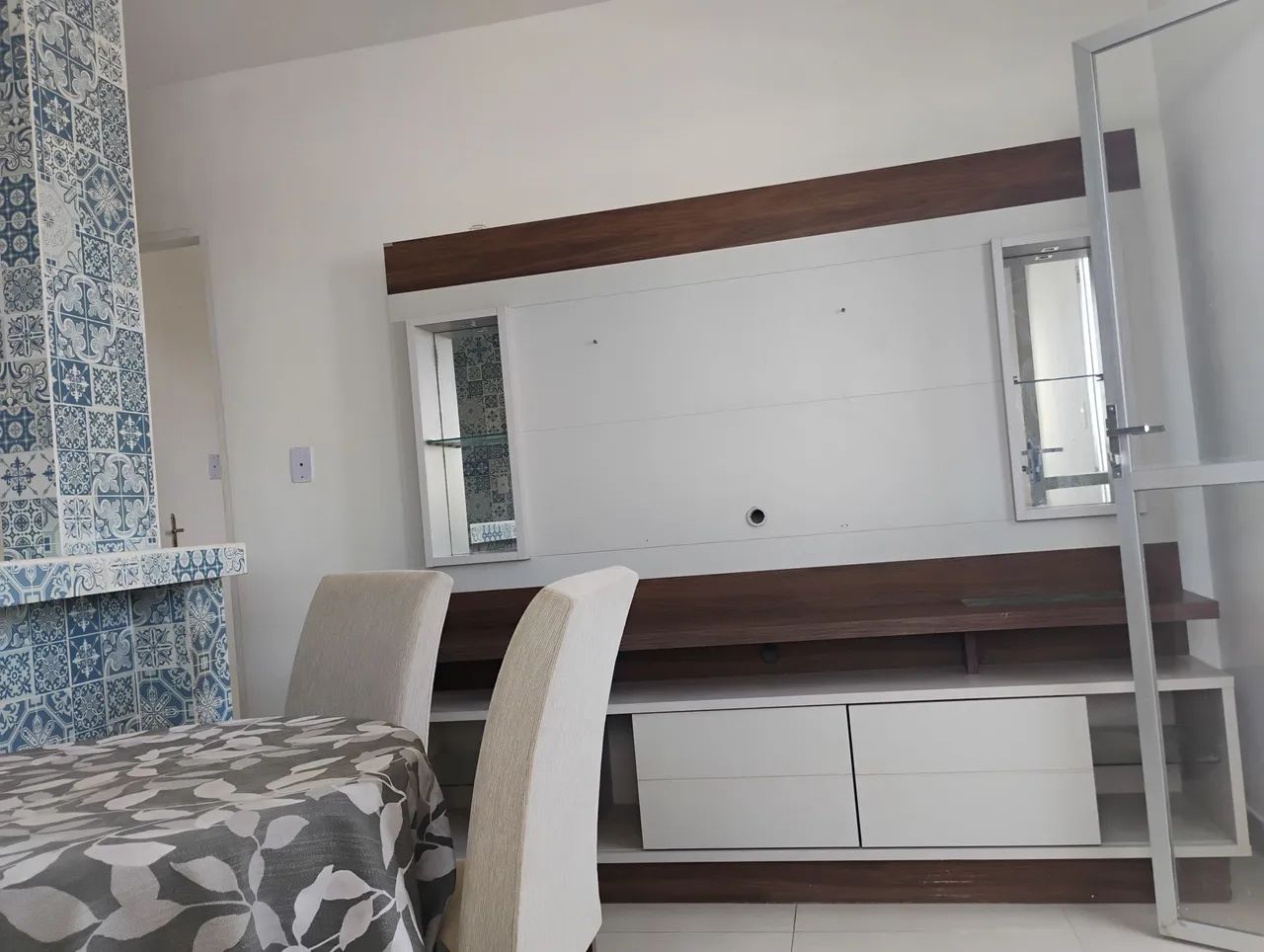 Barra dos Coqueiros-excelente apartamento com 2 quartos, Claro, ventilado e novo.
