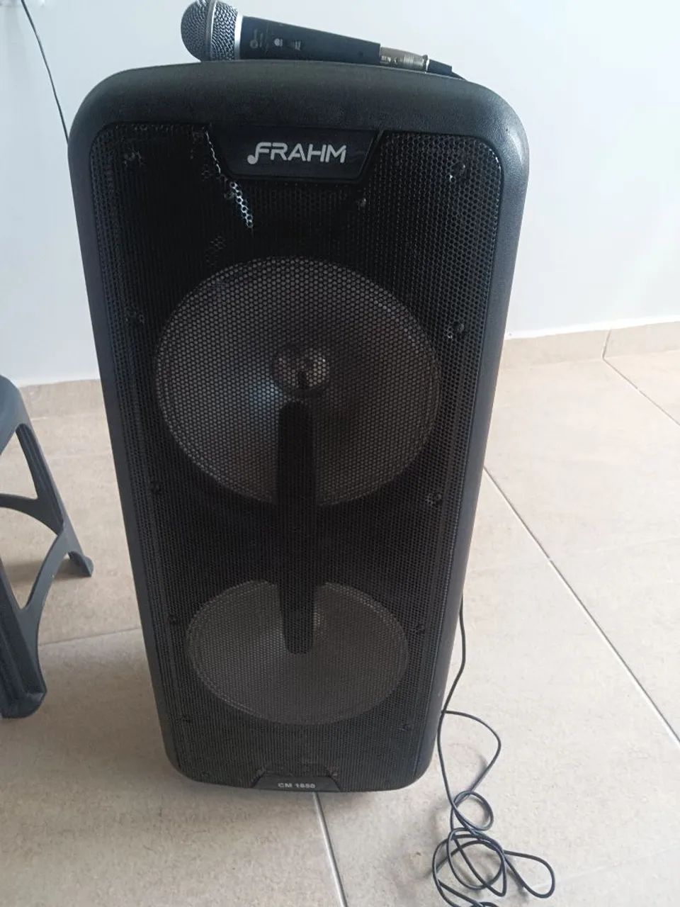Caixa som aplicada fram 