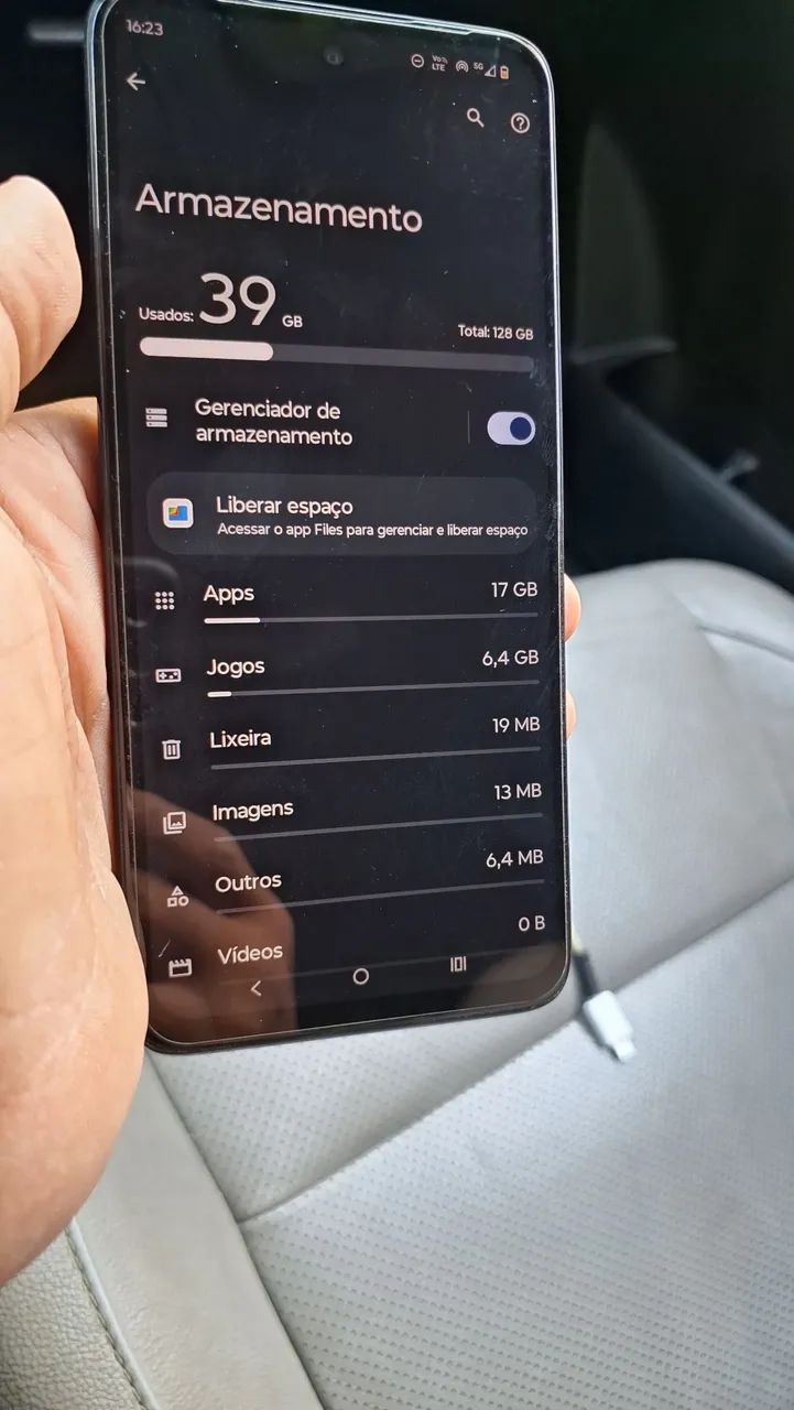 Celular Moto G35 - Foto 3