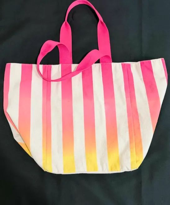 bolsa victorias secret original, estilo sacola/praia, listrada com estampa - Foto 2