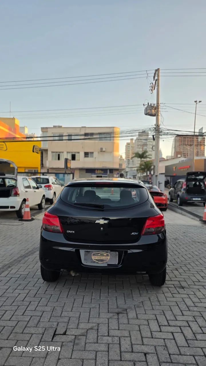 Chevrolet Onix JOY Hatch 1.0 8V Flex Mec. 4P 2019 - Foto 5