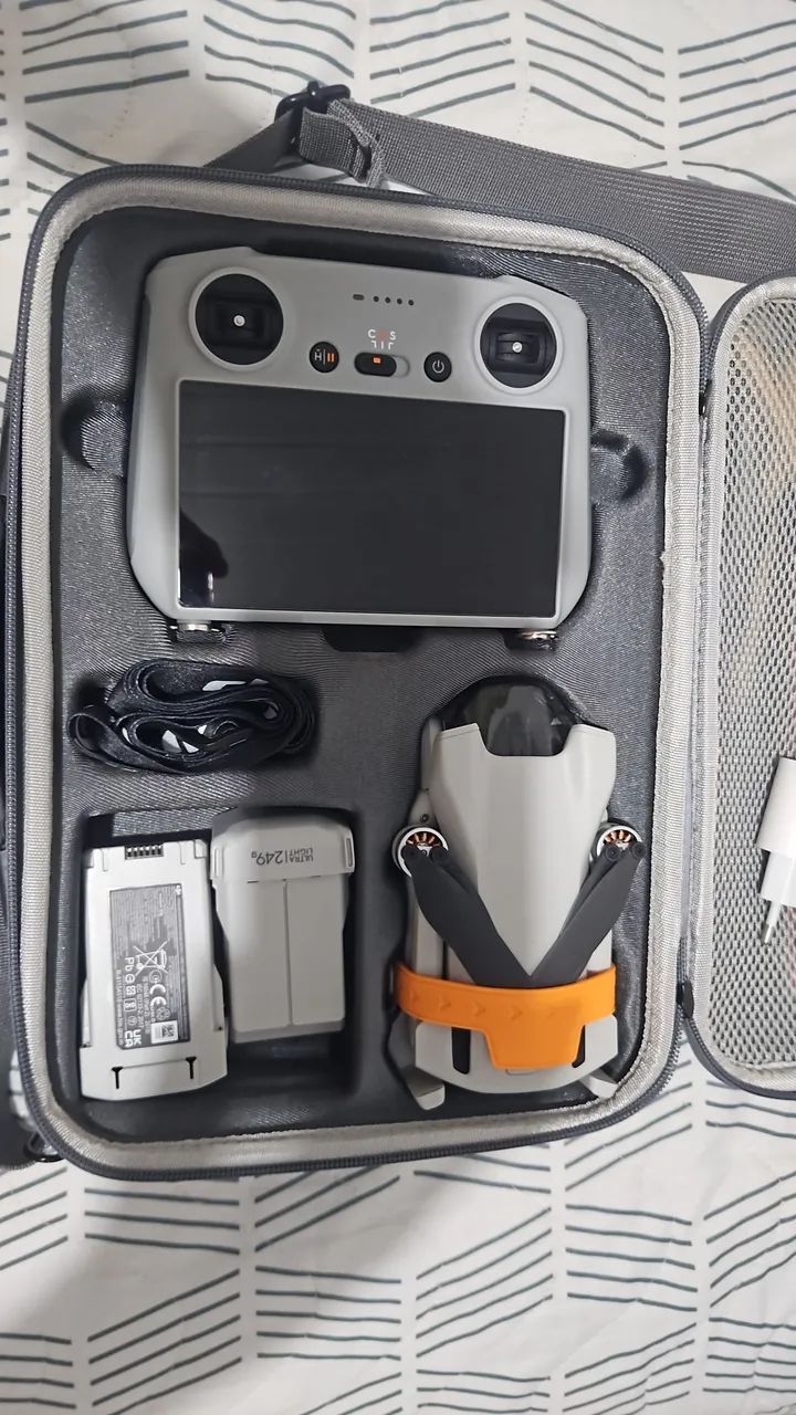 DRONE DJI MINI 3 COM TELA,USADO SÓ P.TESTAR, SEM MARCA DE USO.F: *. - Foto 3