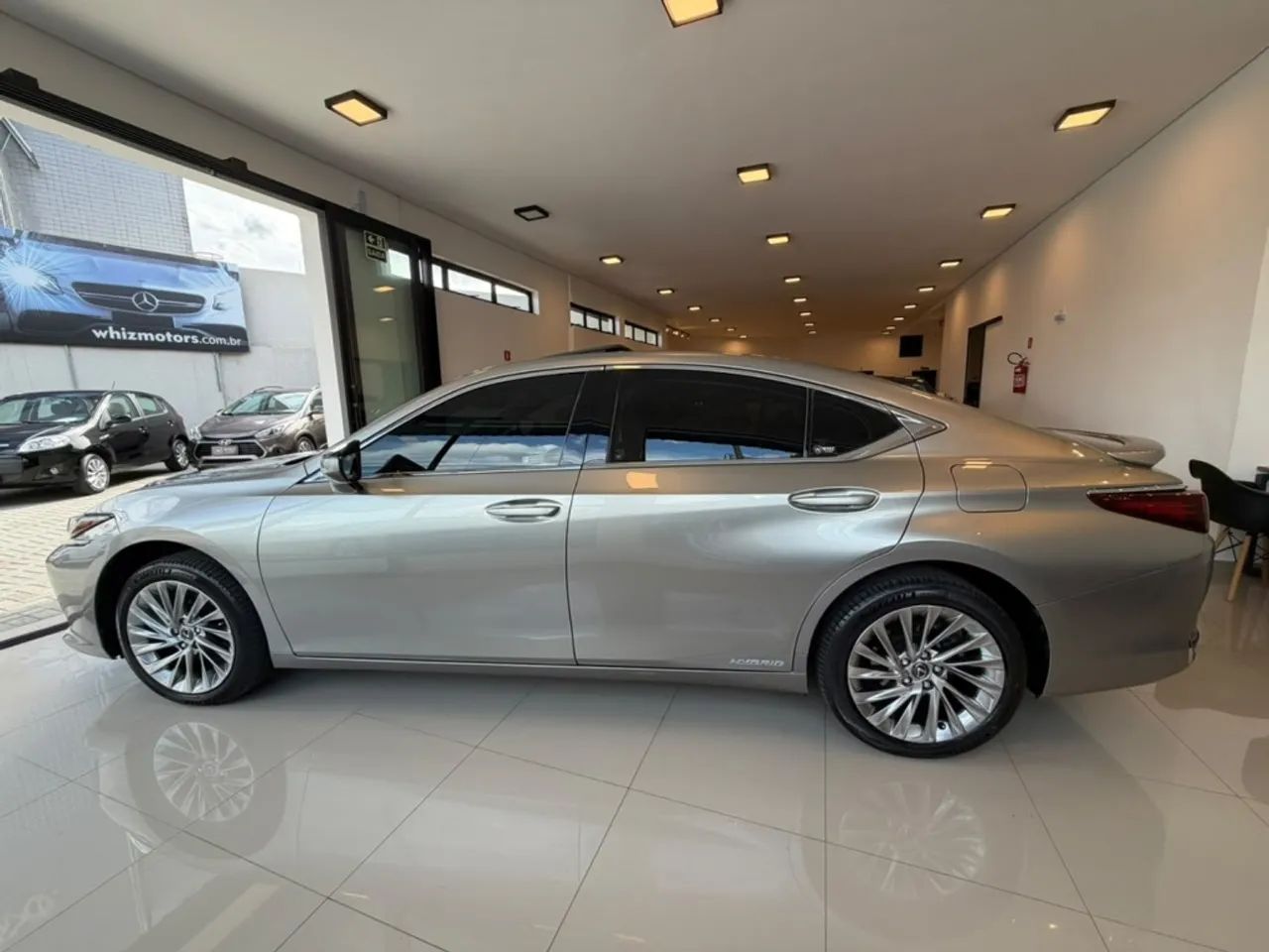 Lexus ES300h ES-300H ES300h 2.5 16V Aut. (hybrid), foto 8 de 20