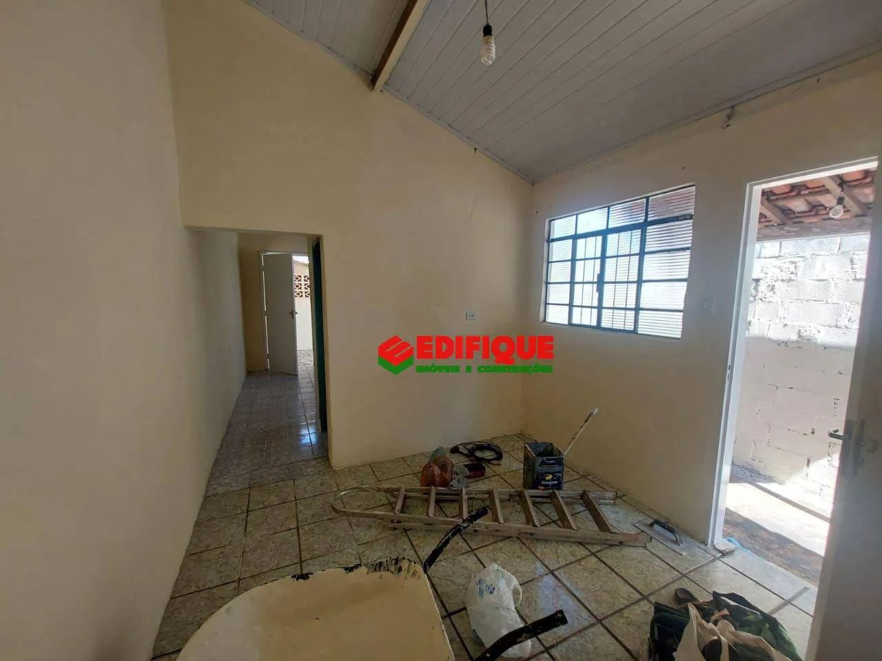 Casa Compacta e Funcional com 2 Dormitórios, Quintal e Vaga de Garagem - Foto 2