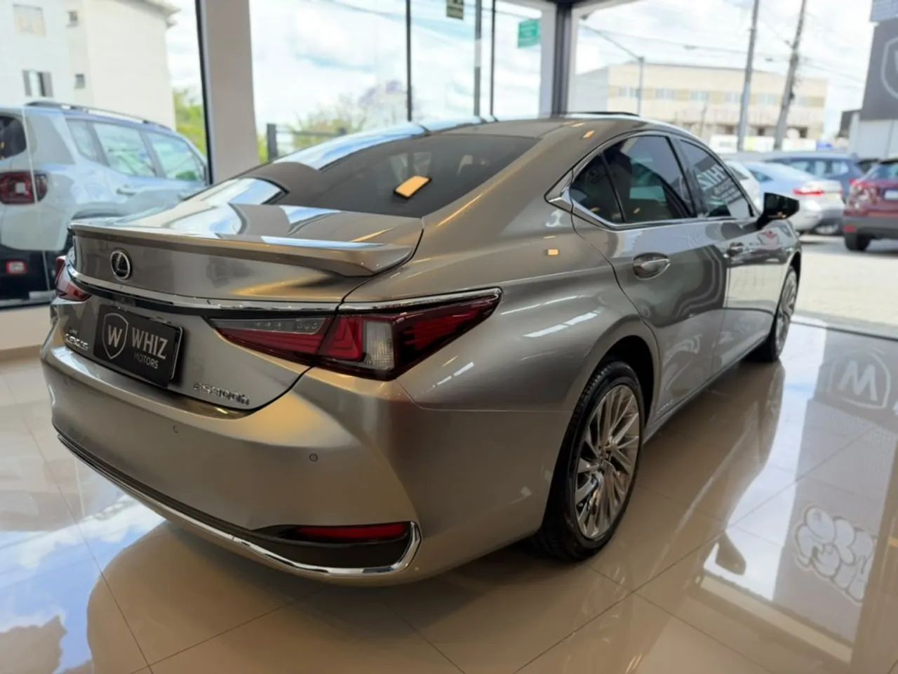Lexus ES300h ES-300H ES300h 2.5 16V Aut. (hybrid), foto 5 de 20