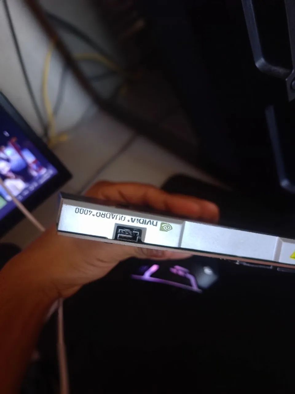 Placa de vídeo NVidia Quadro 4000 GDDR5 2GB - Foto 2