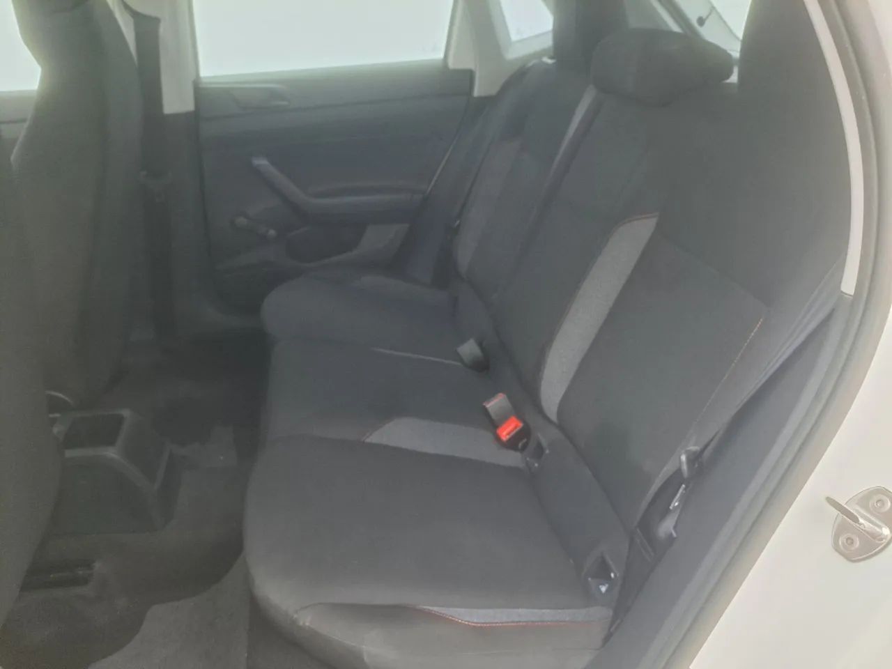 Volkswagen Polo Track 1.0 Flex 12V 5p, foto 18 de 18