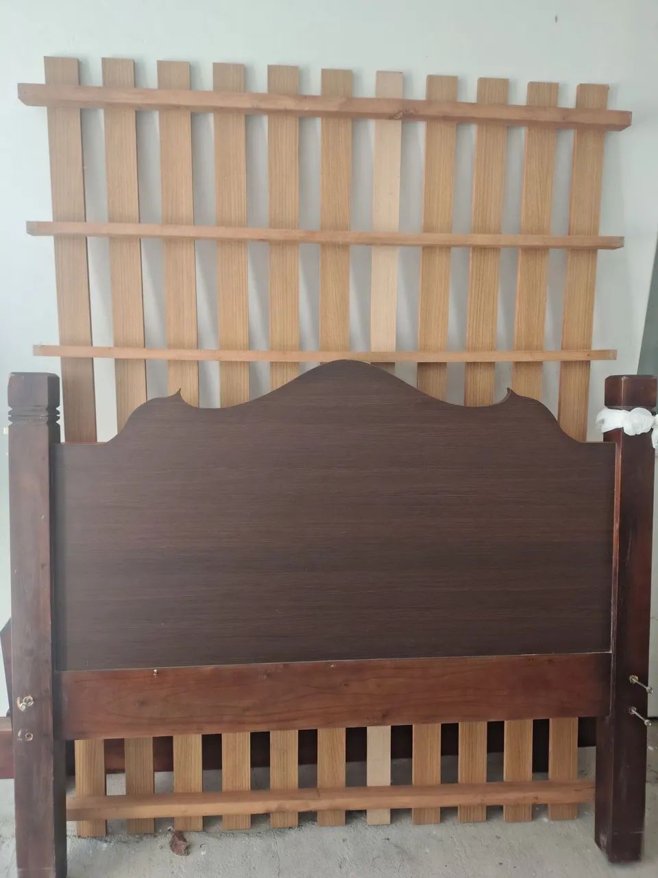 Cama com madeira maciça, Mais Colchão  - Foto 2