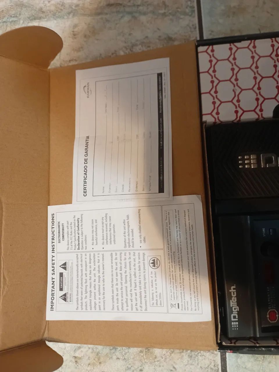 Pedaleira Digitech Element XP na caixa, fonte e manuais originais - Foto 3