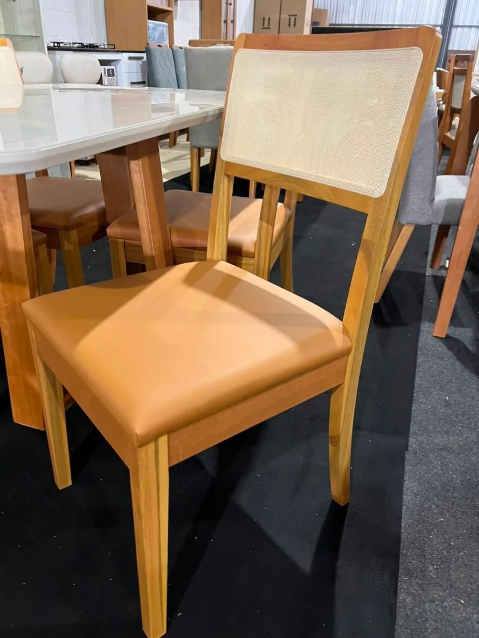Mesa de jantar íris 