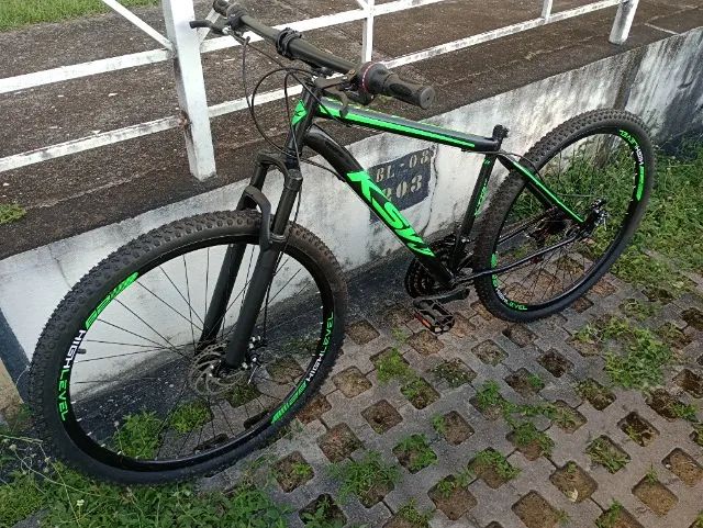 Bicicleta aro 29 - nova. 
