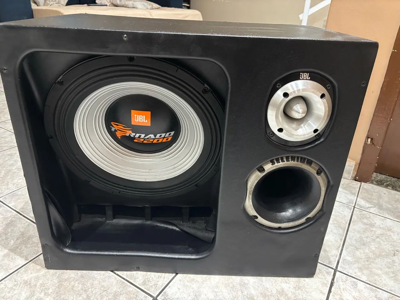 Caixa de som JBL para carros - Foto 2