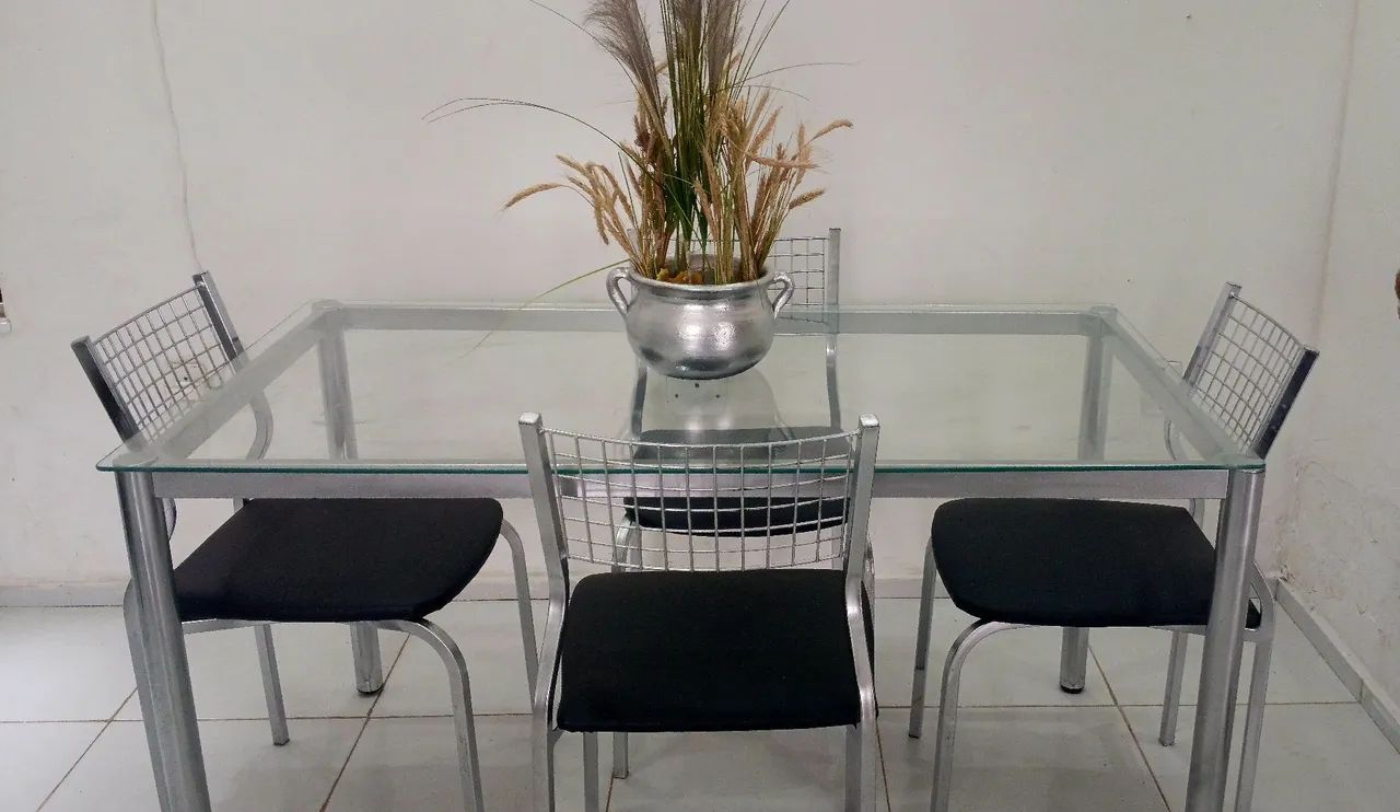 Mesa de Vidro com 4 Cadeiras  - Foto 5