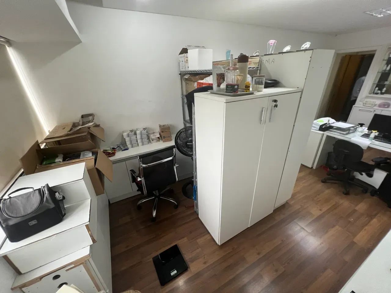 Pelegrine Aluga Sala Comercial de 32m² com vaga de garagem coberta e rotativa - Santa Lúci - Foto 5