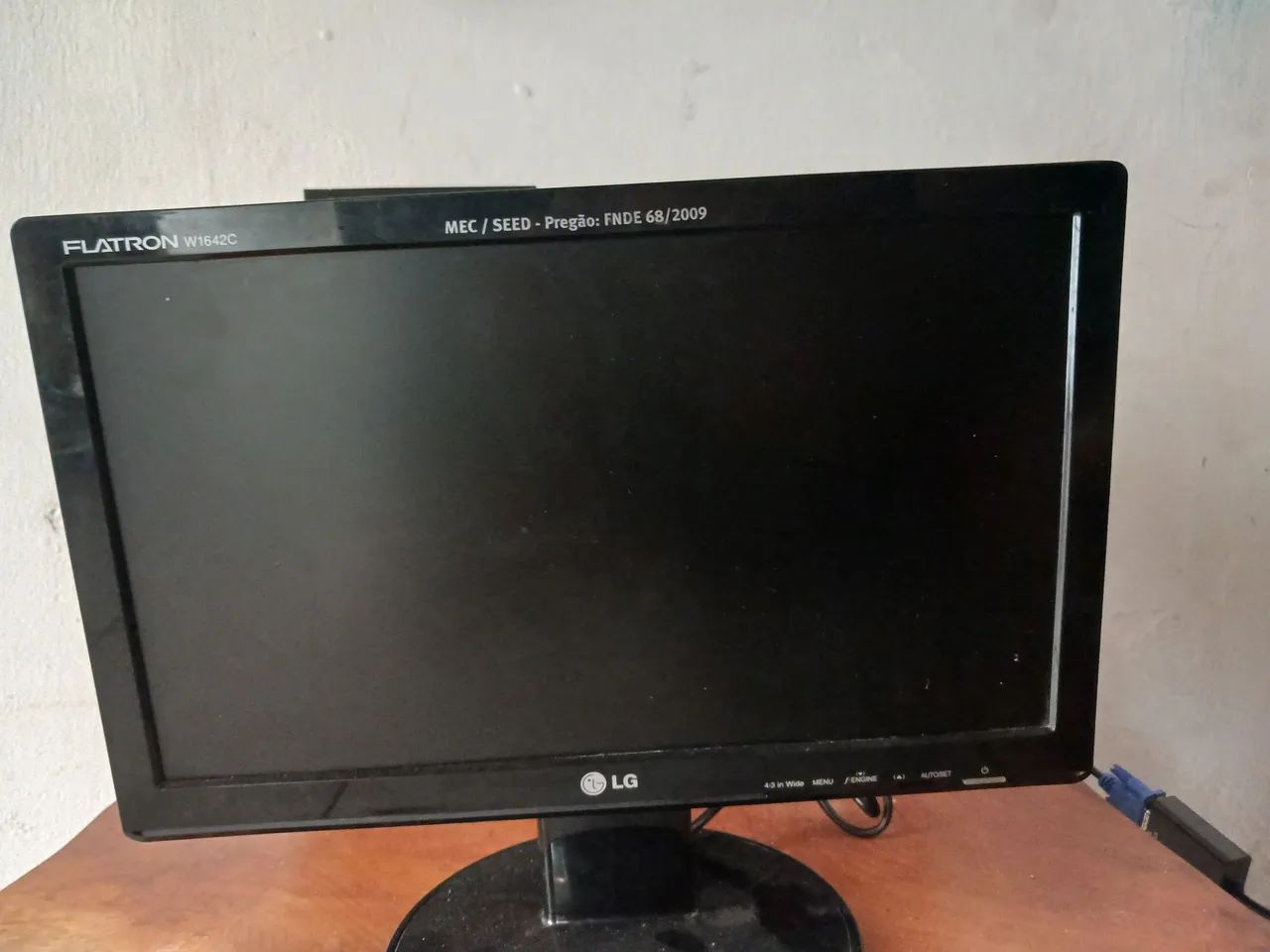 monitor 16 polegadas, 200$