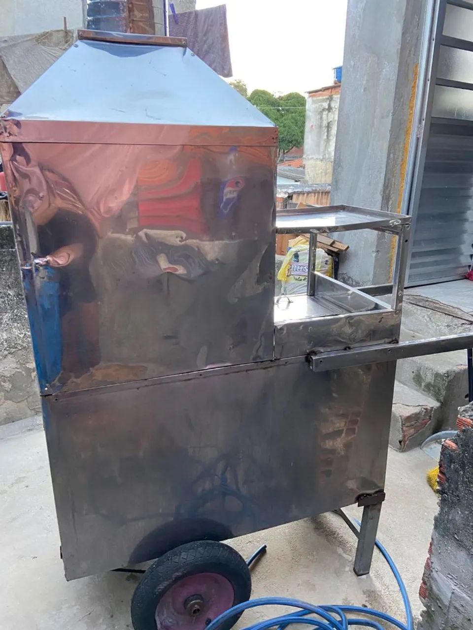 Um carrinho de churrasco usado  - Foto 2