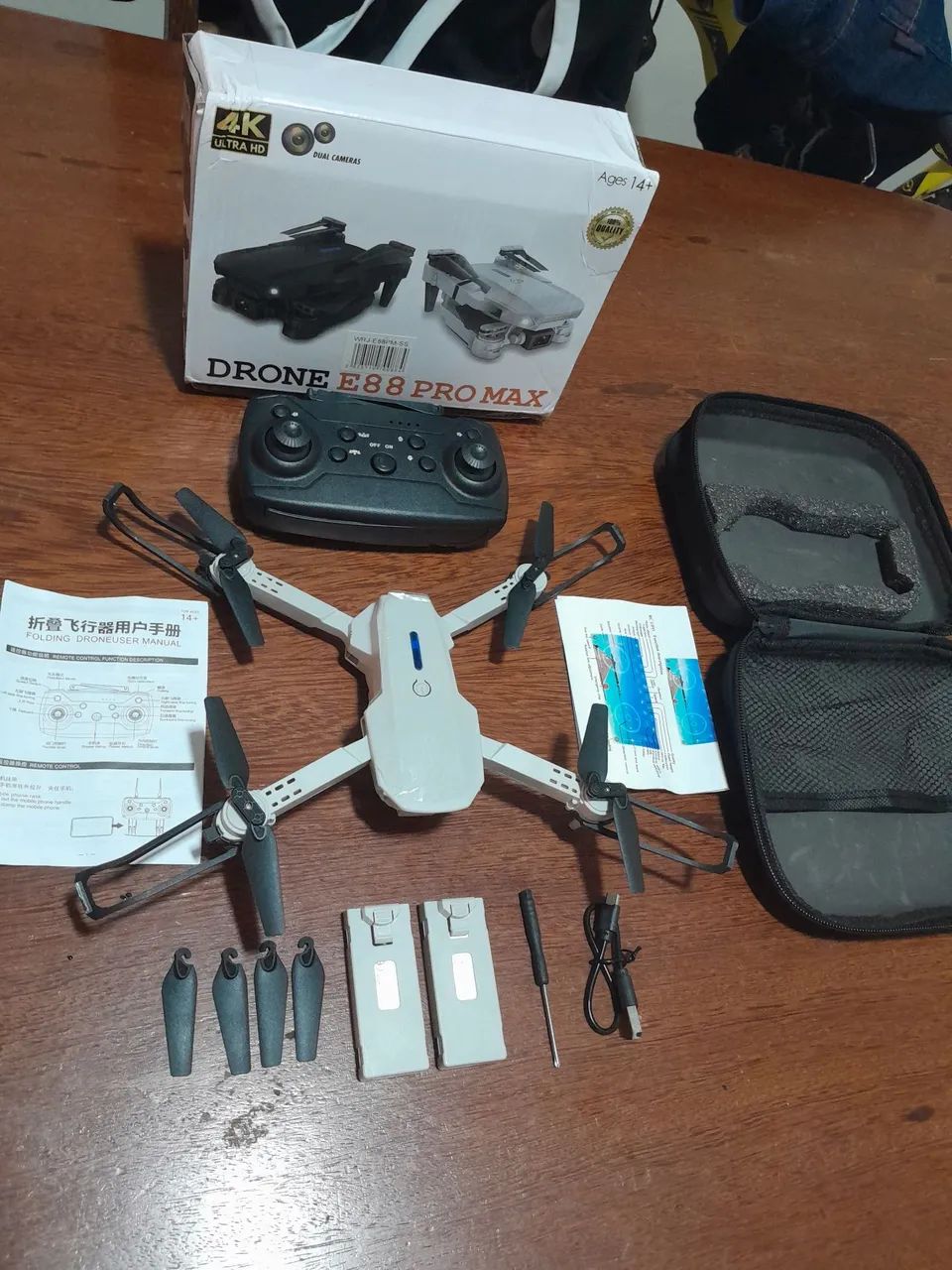 Drone E88 PRO MAX para iniciantes,cor cinza, ótima imagem de camera 4k,voo automático - Foto 2