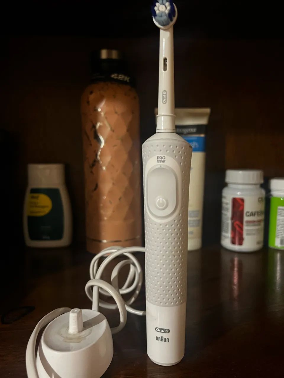 Escova elétrica oral B